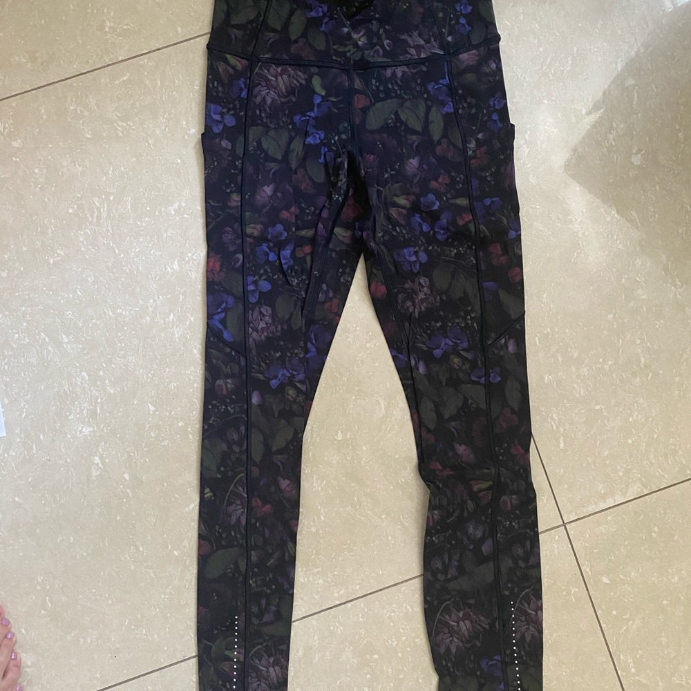 lululemon, size 4, floral, Fast and Free Tight, Nulux, 25” inseam, reflective